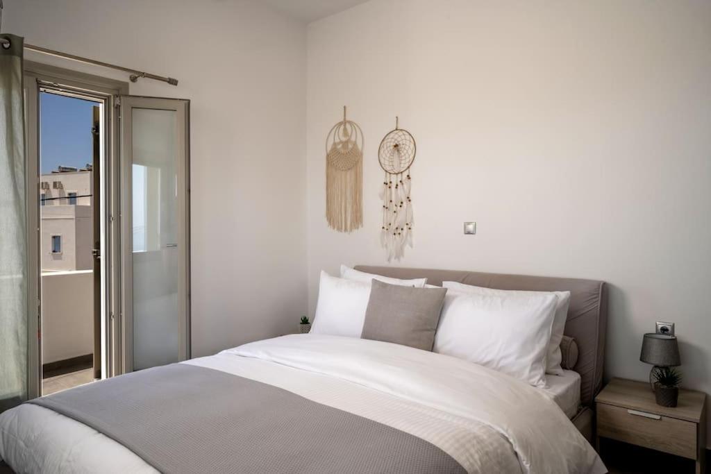 In The Heart Of Fira & Free Pool - Nychteri Suite Exteriér fotografie