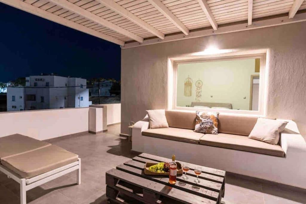 In The Heart Of Fira & Free Pool - Nychteri Suite Exteriér fotografie